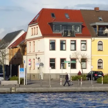 Ferienwohnung Hafenblick Waren  Exterior foto