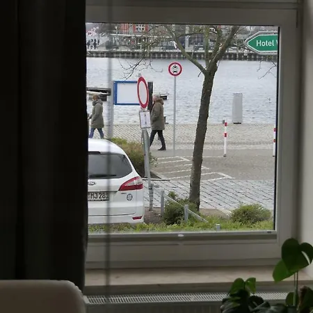 Ferienwohnung Hafenblick Waren  Exterior foto